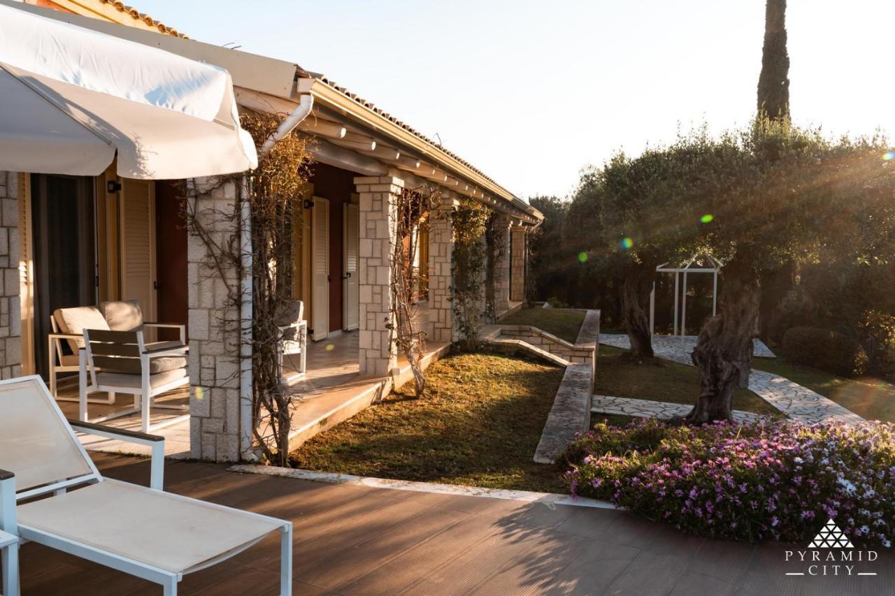 Luxury Villa Aphrodite Agios Spyridon  エクステリア 写真