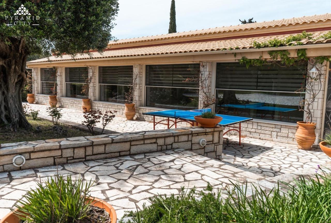 Luxury Villa Aphrodite Agios Spyridon  エクステリア 写真
