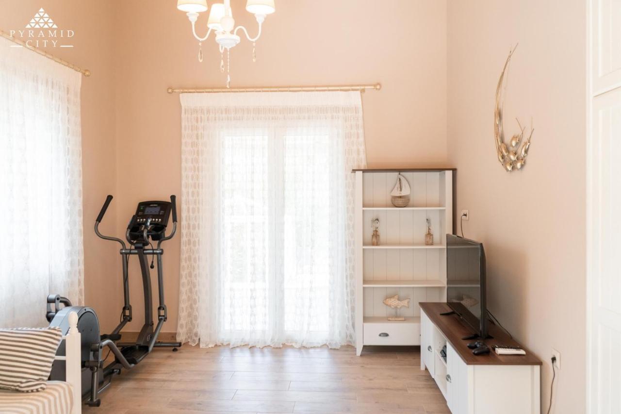 Luxury Villa Aphrodite Agios Spyridon  エクステリア 写真