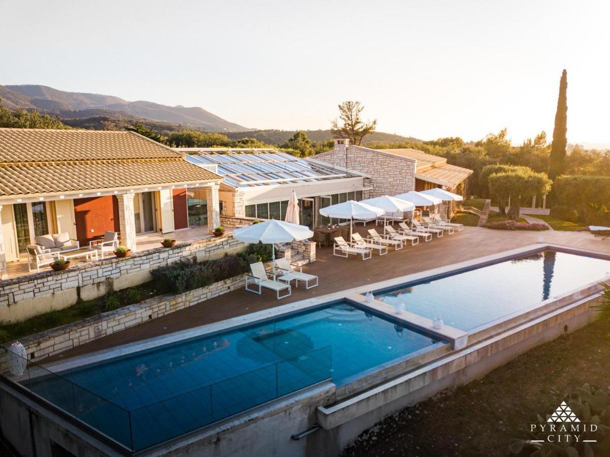 Luxury Villa Aphrodite Agios Spyridon  エクステリア 写真